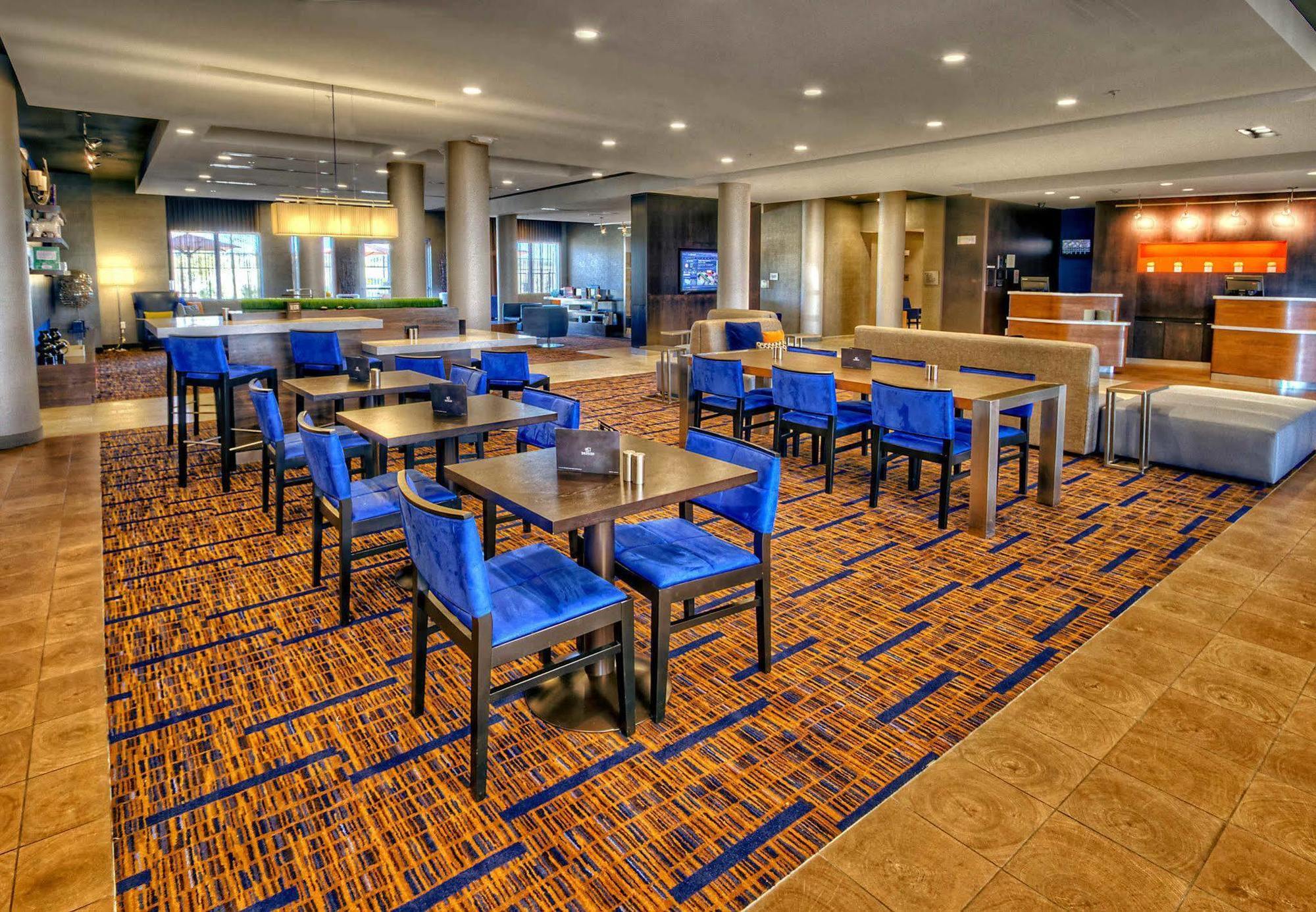 Courtyard By Marriott San Marcos Hotel Exterior photo